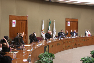 TOMAN PROTESTA TRES CONSEJERAS ELECTORALES DEL IEEM